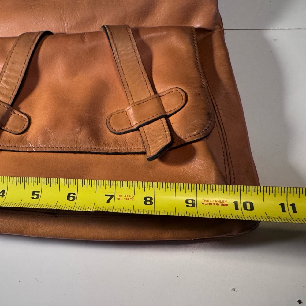 Vintage Supple Tan Retro 1970s Leather BOHO Shoulder Bag Purse NICE - Picture 16 of 16